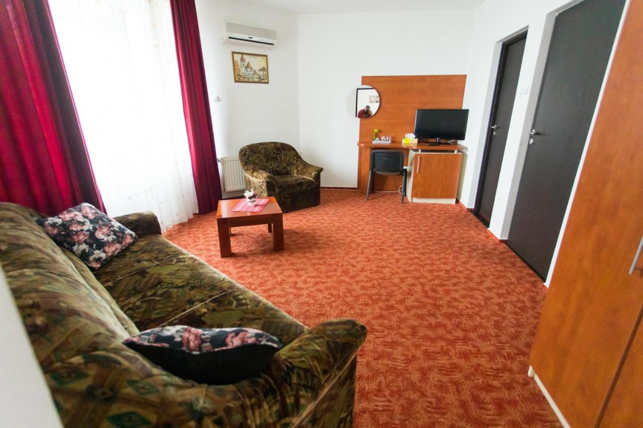 Pensiunea Full Târgu-Mureş Dış mekan fotoğraf